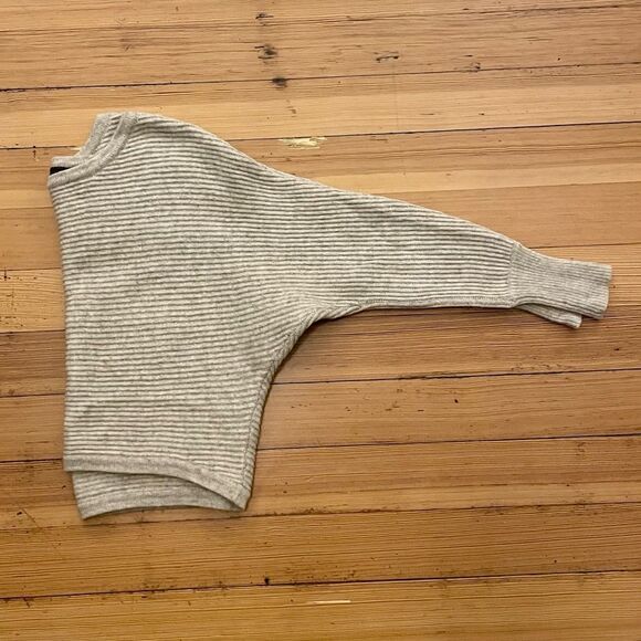 BCBGMAXAZRIA cropped ribbed knit sweater. Size M. - Picture 7 of 10